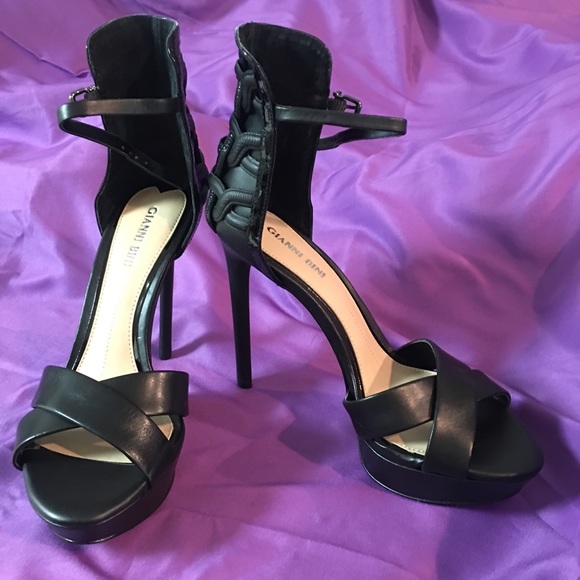 Gianni Bini Heels - Picture 1 of 3